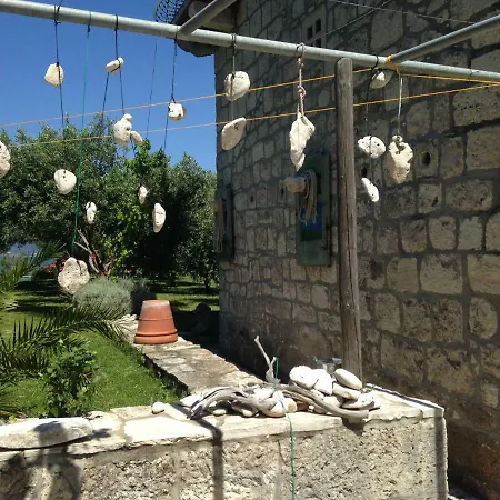 Vila Vrnik Castle