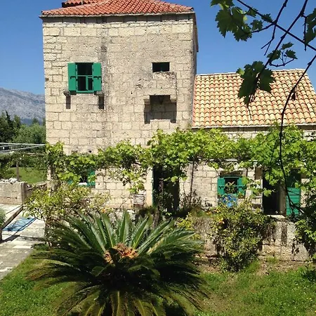 Vrnik Castle *