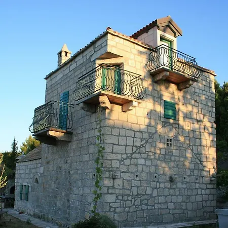 Vrnik Castle Willa
