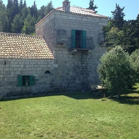 Villa Vrnik Castle